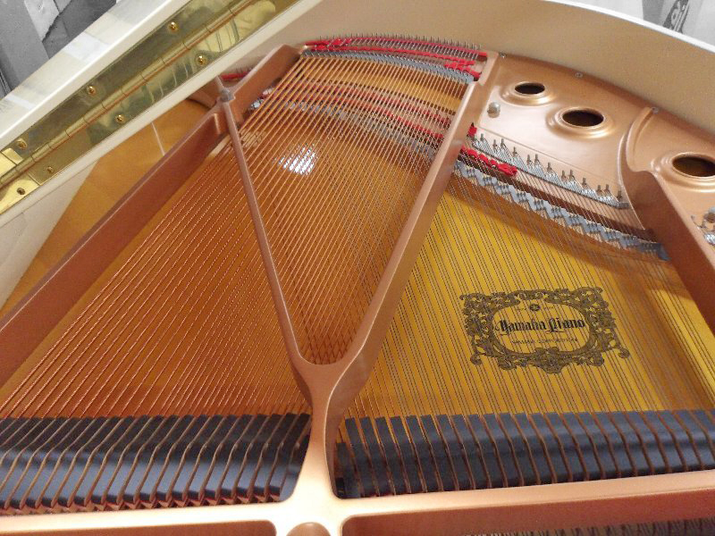 中古ヤマハコンパクトグランドピアノA1L白艶出し