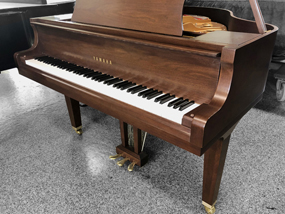 中古ヤマハグランドピアノA1L木目ウォルナット|木目グランドピアノ|小型グランドピアノ|ヤマハA1L|真和楽器