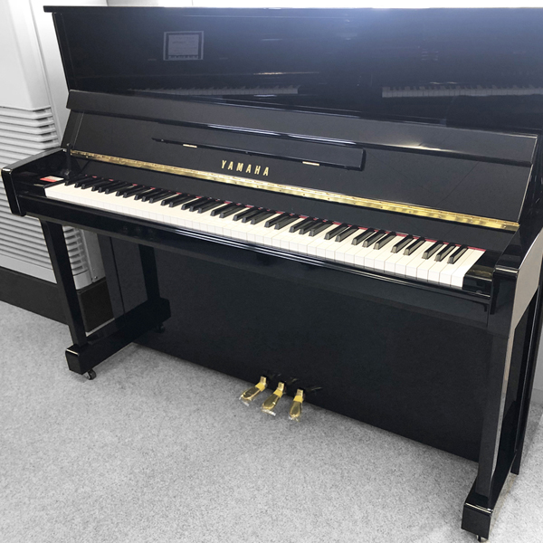 中古ヤマハピアノb121