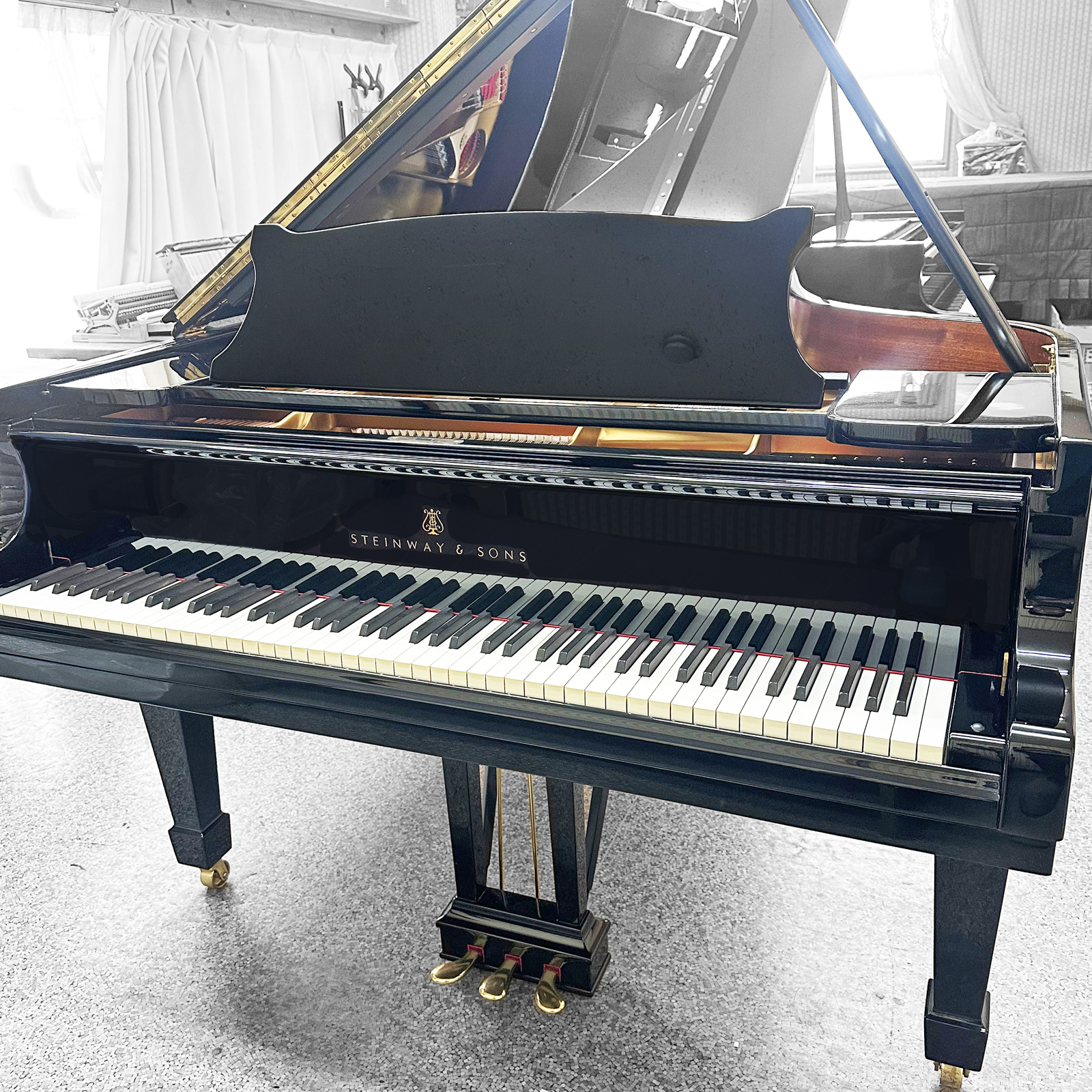 中古 スタインウェイB211 ハンブルク製 象牙鍵盤 1987年製 B型 大阪 オーバーホール済み 展示中