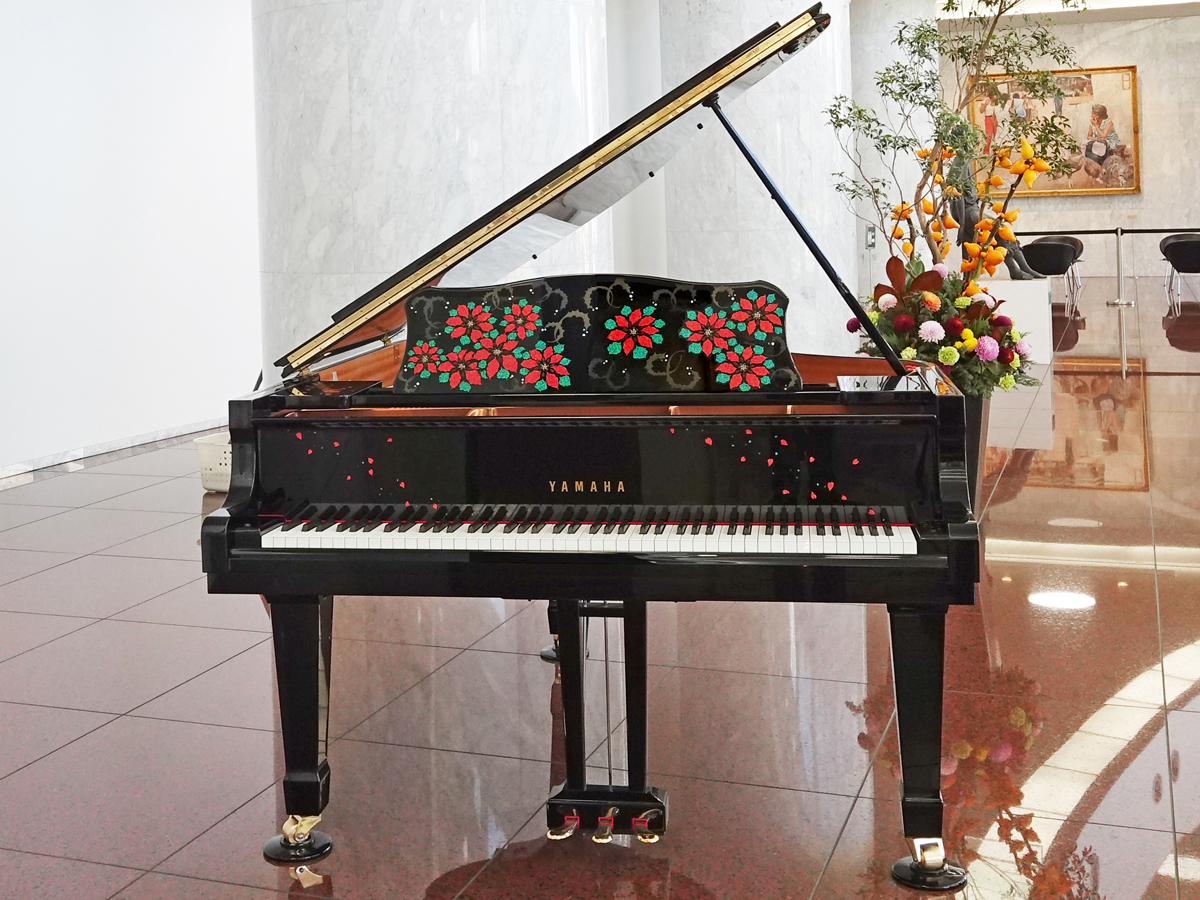 京都伝統工芸の京蒔絵を施した彩輝光蒔絵ヤマハグランドピアノC3L（京都オパール）,愛知県犬山市のヤマハ真和楽器