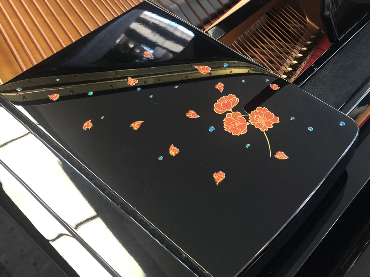 お宅のヤマハピアノに京都の蒔絵を施します