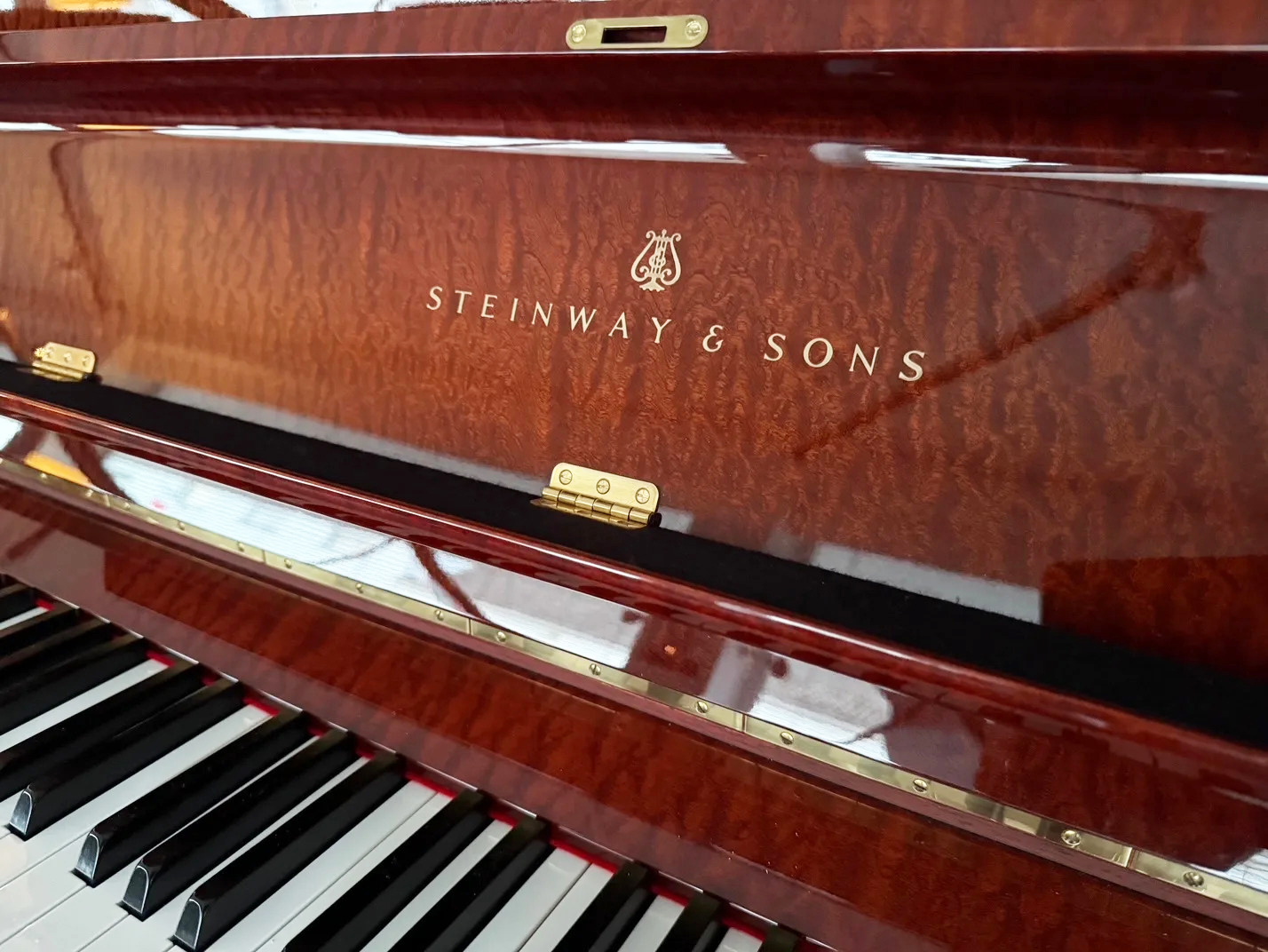 中古スタインウェイアップライトピアノモデルK（ドイツ・ハンブルク工場製）