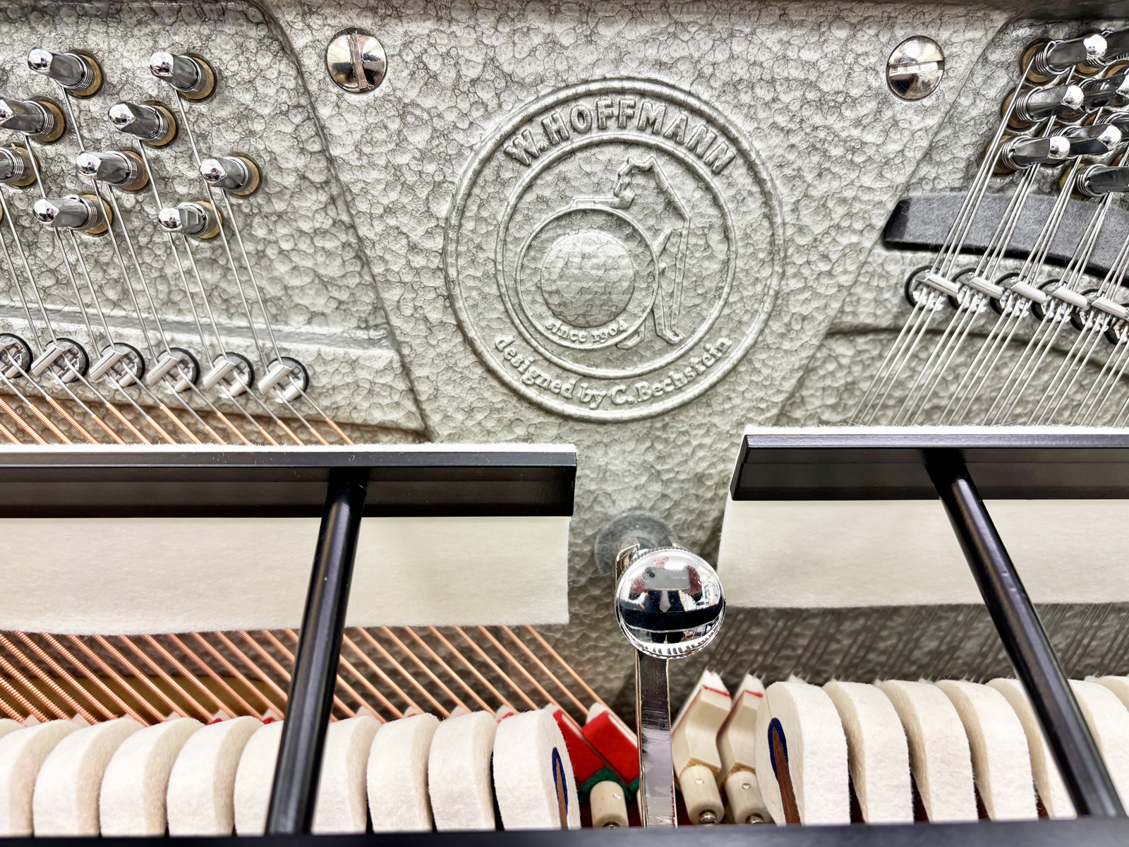 W.ホフマン アップライトピアノ WH114P C.ベヒシュタインヨーロッパ工場製 真和楽器展示中 新品