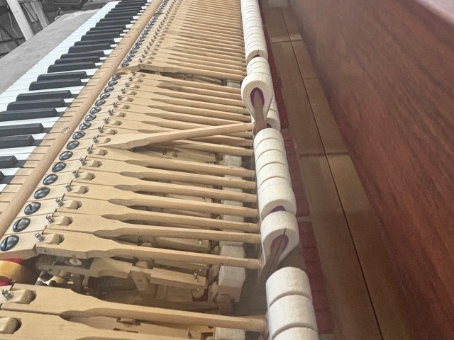 スタインウェイS-155木目ウォルナット艶消し,チッペンデール,猫脚,中古価格