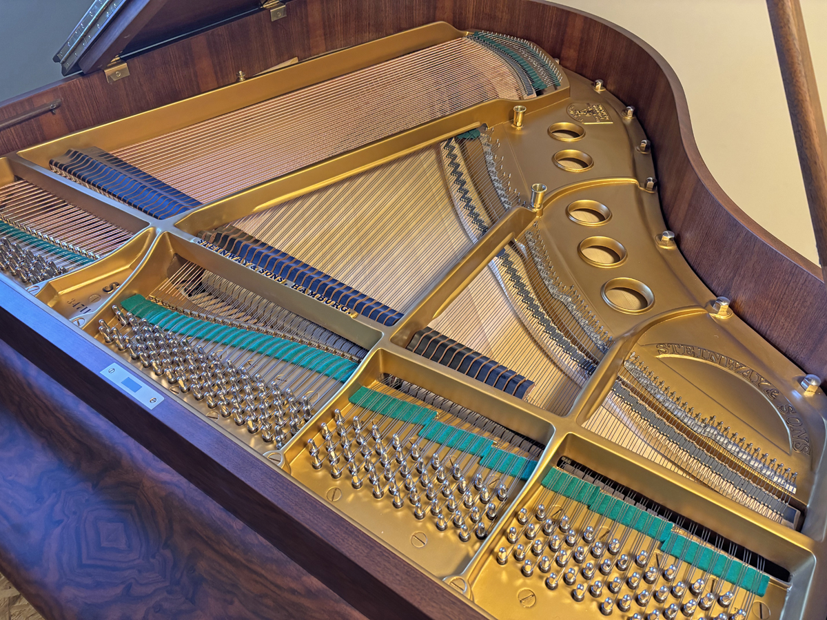 スタインウェイS-155,中古,木目ウォルナット,チッペンデール,猫脚,価格