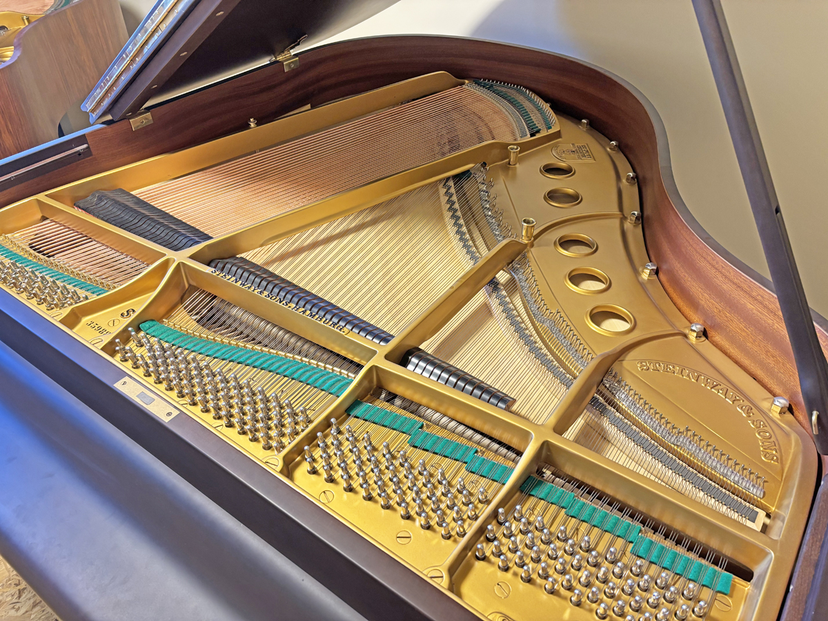 スタインウェイS-155,中古,木目ウォルナット,チッペンデール,猫脚,価格