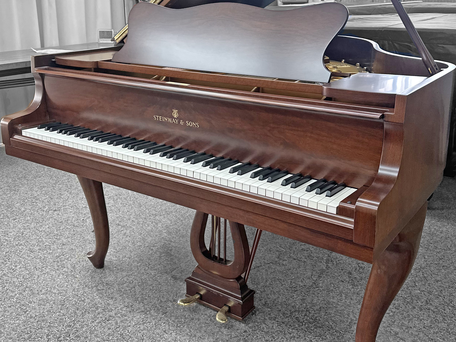 中古スタインウェイS-155 ハンブルク製 価格 象牙鍵盤 再生作業済み 展示 在庫 価格 真和楽器新大阪ピアノ工房 試弾可