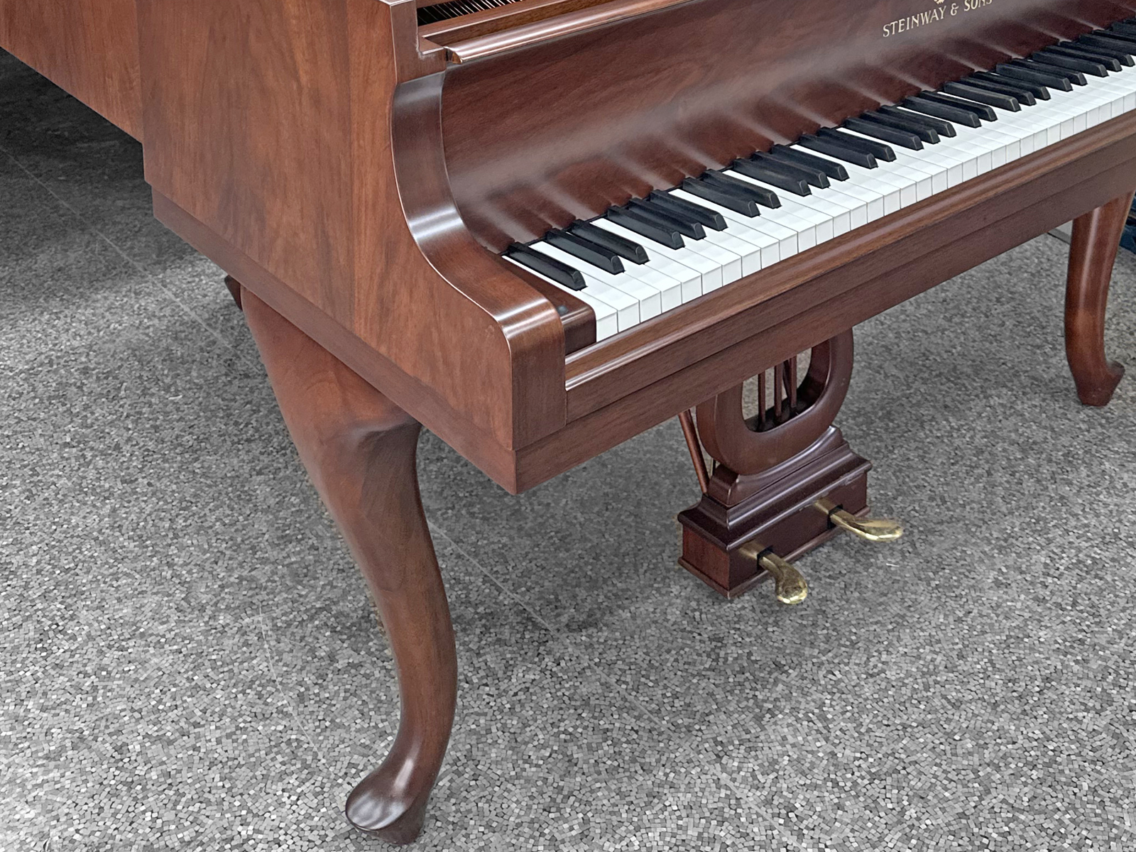 中古スタインウェイS-155 ハンブルク製 価格 象牙鍵盤 再生作業済み 展示 在庫 価格 真和楽器新大阪ピアノ工房 試弾可