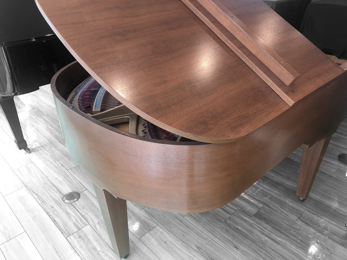 シンメル,schimmel,シンメルグランドピアノ,中古グランドピアノ,木目,販売,展示,価格,小型,試弾,小型グランドピアノ,木目グランドピアノ