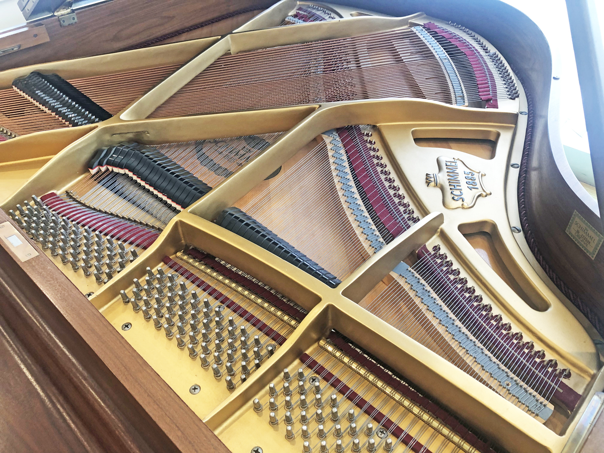 シンメル,schimmel,シンメルグランドピアノ,中古グランドピアノ,木目,販売,展示,価格,小型,試弾,小型グランドピアノ,木目グランドピアノ