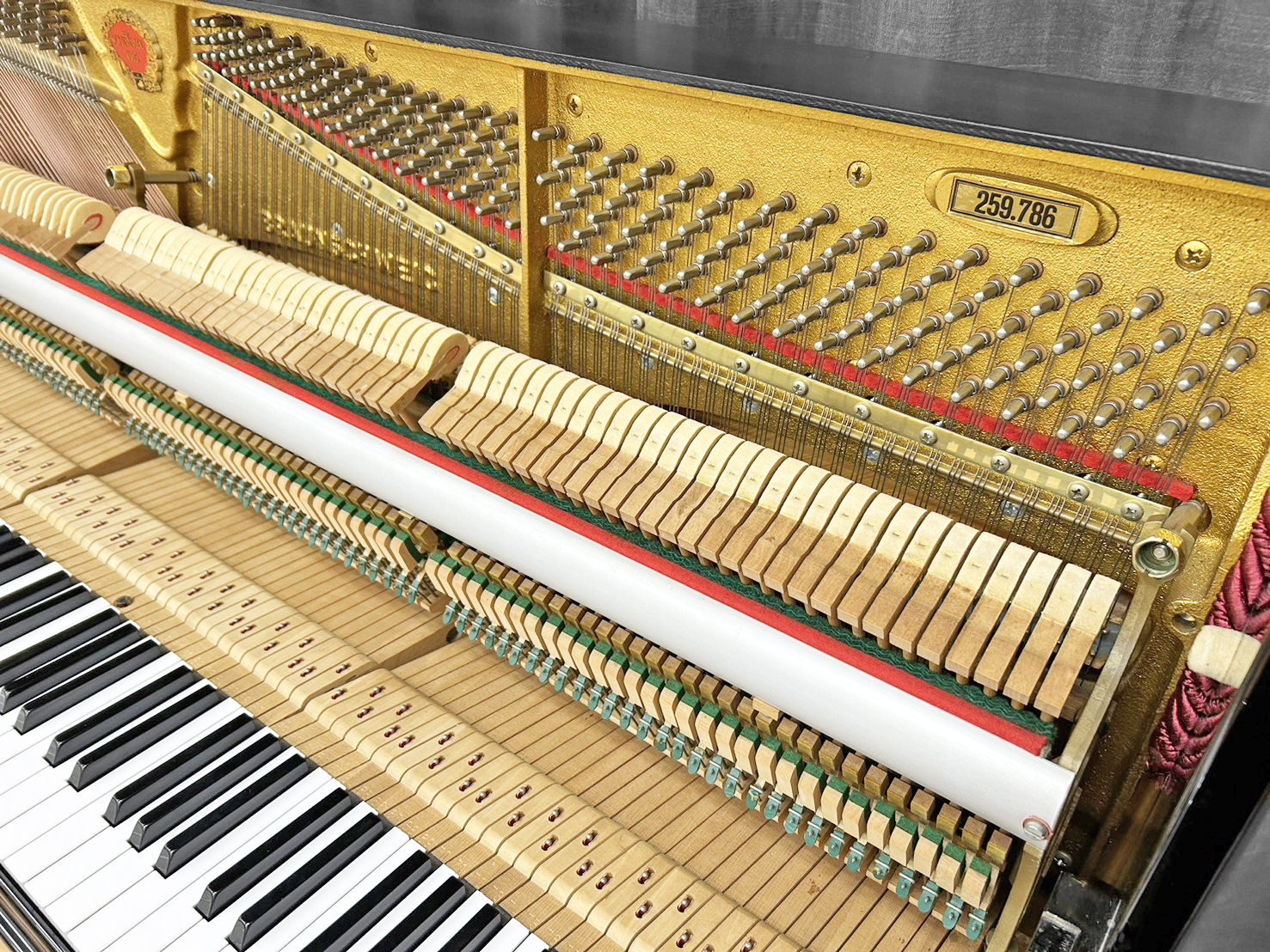 中古シンメル（schimmel）小型アップライトピアノ112/10T