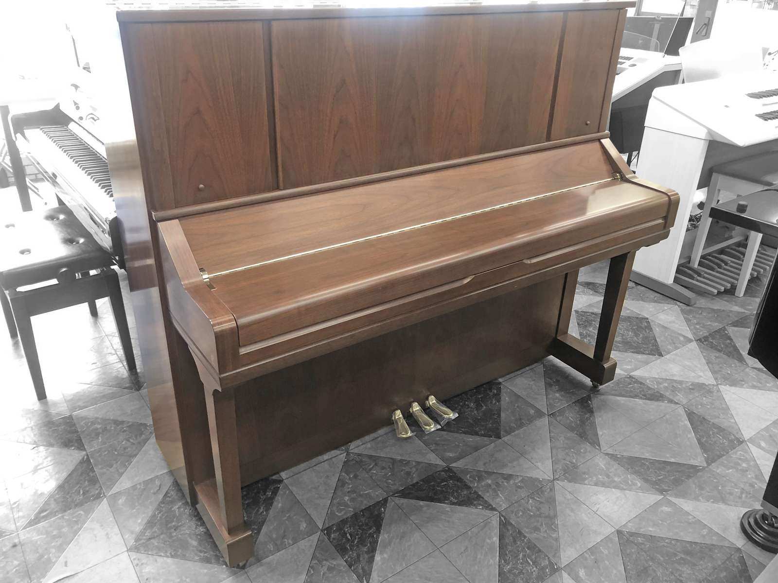 中古ヤマハピアノYU30Wn木目ウォルナット半艶ヤマハリニューアルピアノショップ