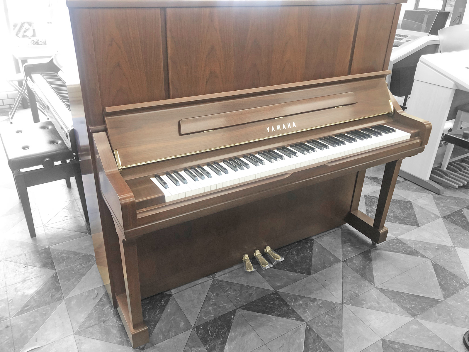 中古ヤマハピアノYU30Wn木目ウォルナット半艶ヤマハリニューアルピアノショップ