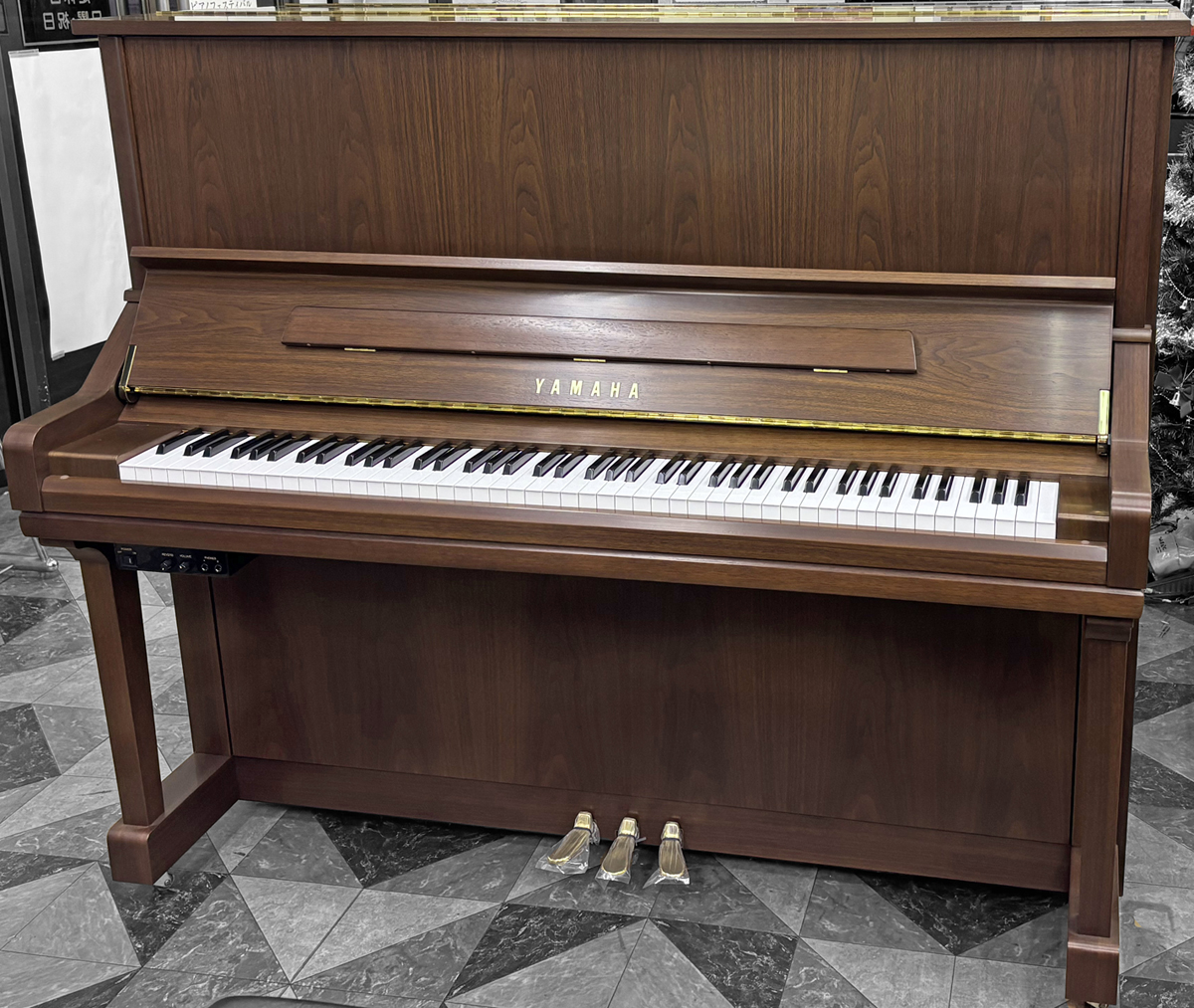 中古再生済みヤマハアップライトピアノYU33木目ウォルナット半艶仕上げサイレントモデル（2009年製）ヤマハリニューアルピアノ,愛知県犬山市