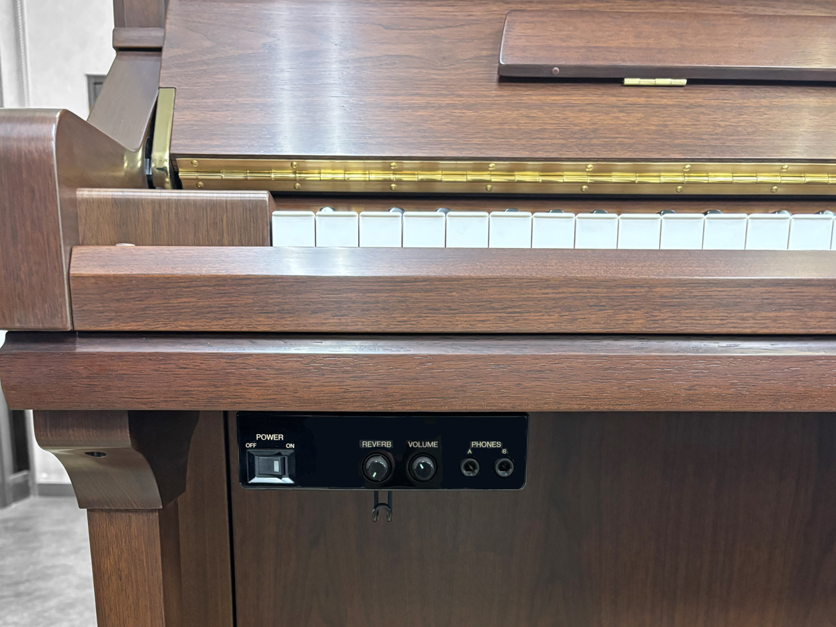 中古再生済みヤマハアップライトピアノYU33木目ウォルナット半艶仕上げサイレントモデル（2009年製）ヤマハリニューアルピアノ,愛知県犬山市